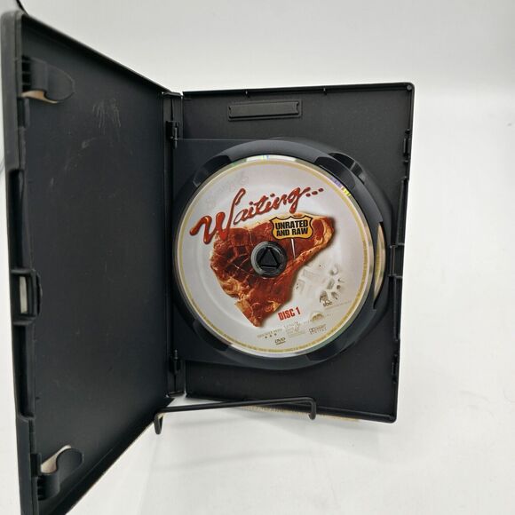 Waiting... (Two-Disc Widescreen Edition) - Picture 4 of 6